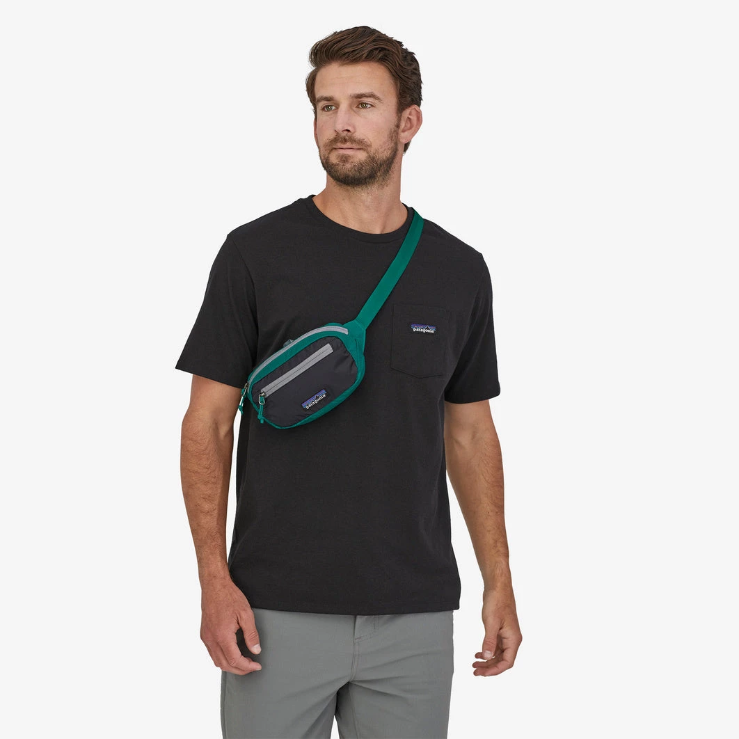 Patagonia Ultralight Black Hole® Mini Hip Pack 1L 8 Patagonia Ultralight Black Hole® Mini Hip Pack 1L